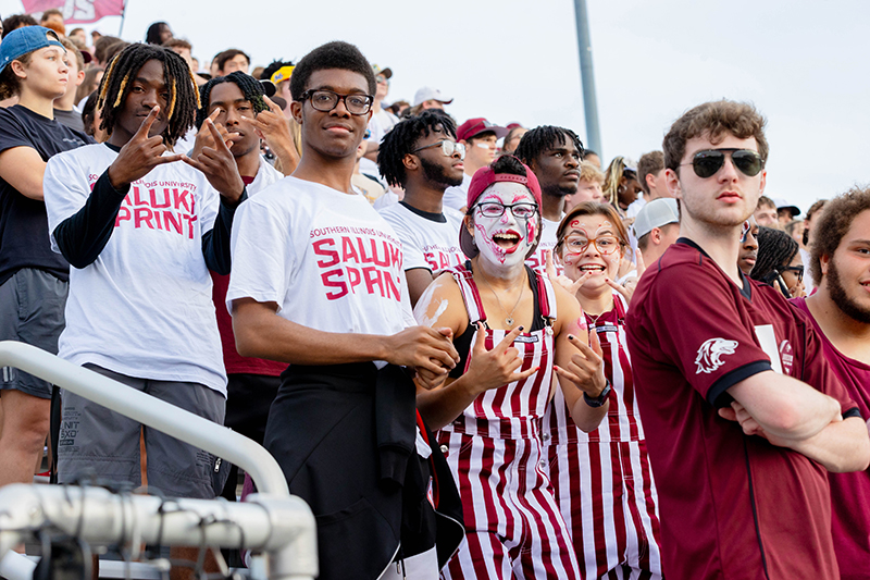 SIU students cheer at Saluki football game