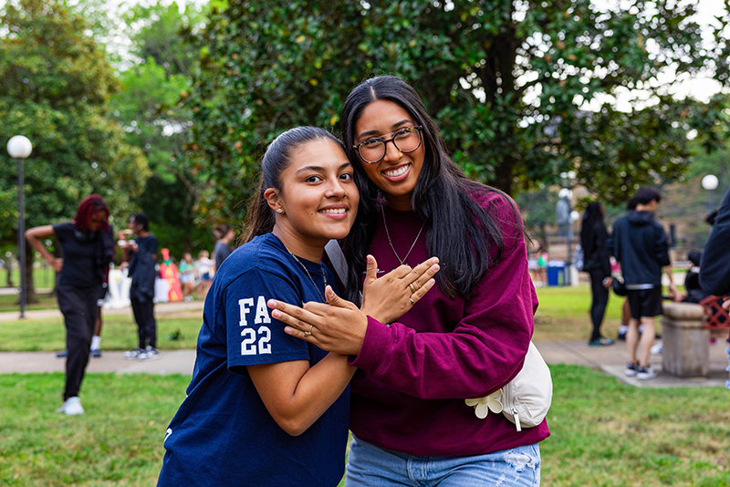 SIU Sorority members pose together